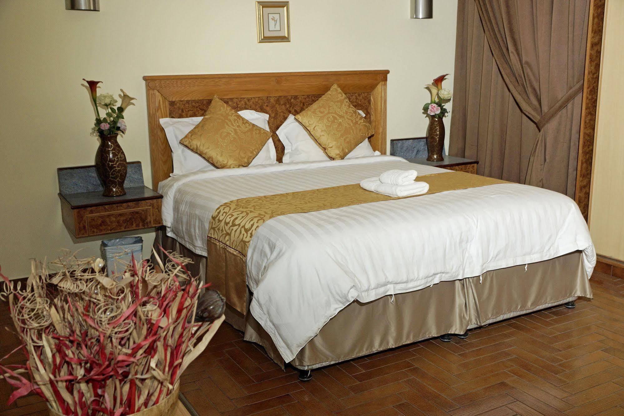 Mansour Plaza Hotel Apartments Dammám Kültér fotó