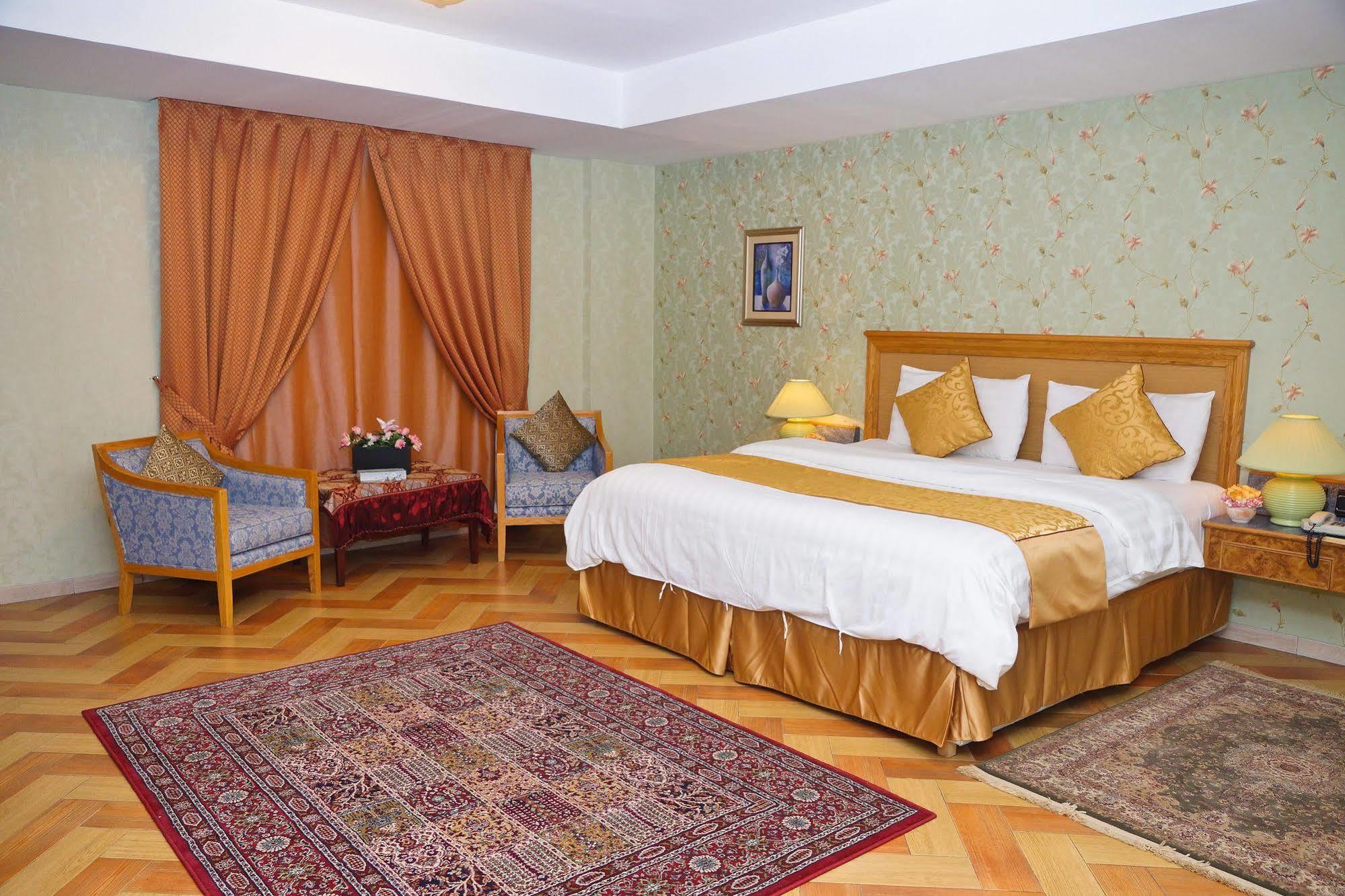 Mansour Plaza Hotel Apartments Dammám Kültér fotó
