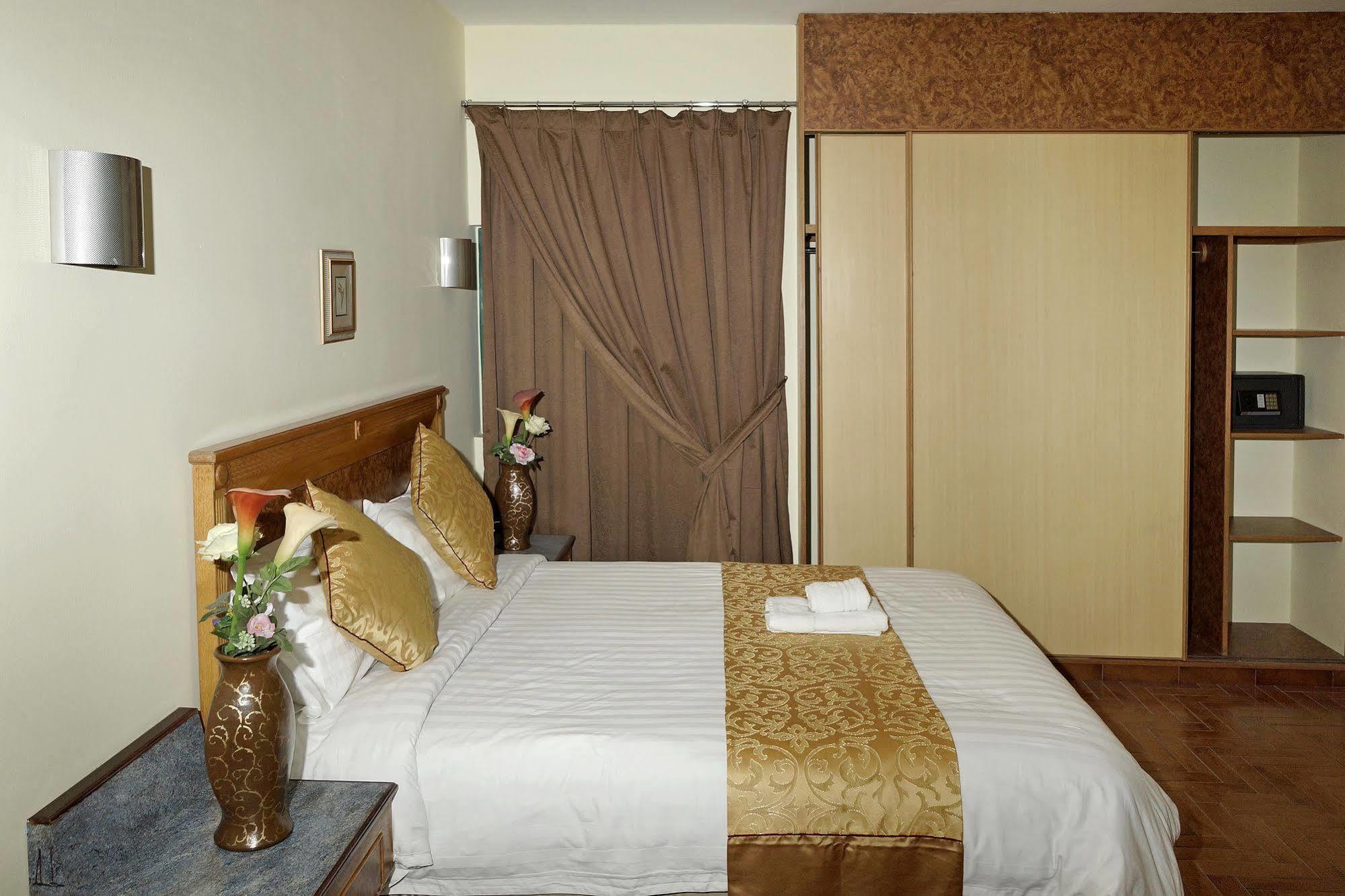 Mansour Plaza Hotel Apartments Dammám Kültér fotó